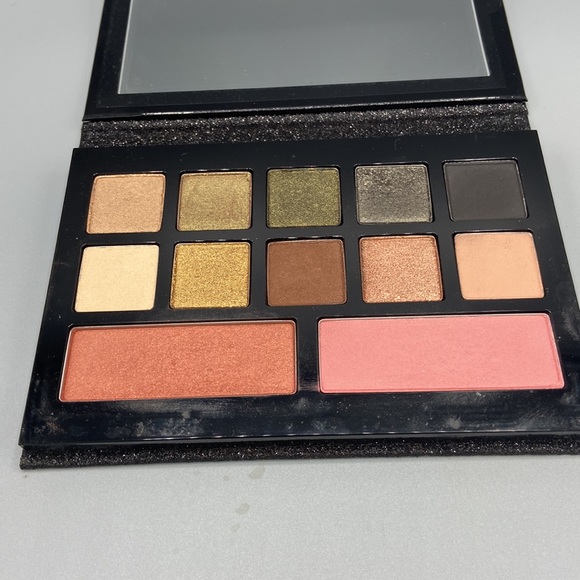 Lancome Glow eye  and blush Pallett - Picture 2 of 4